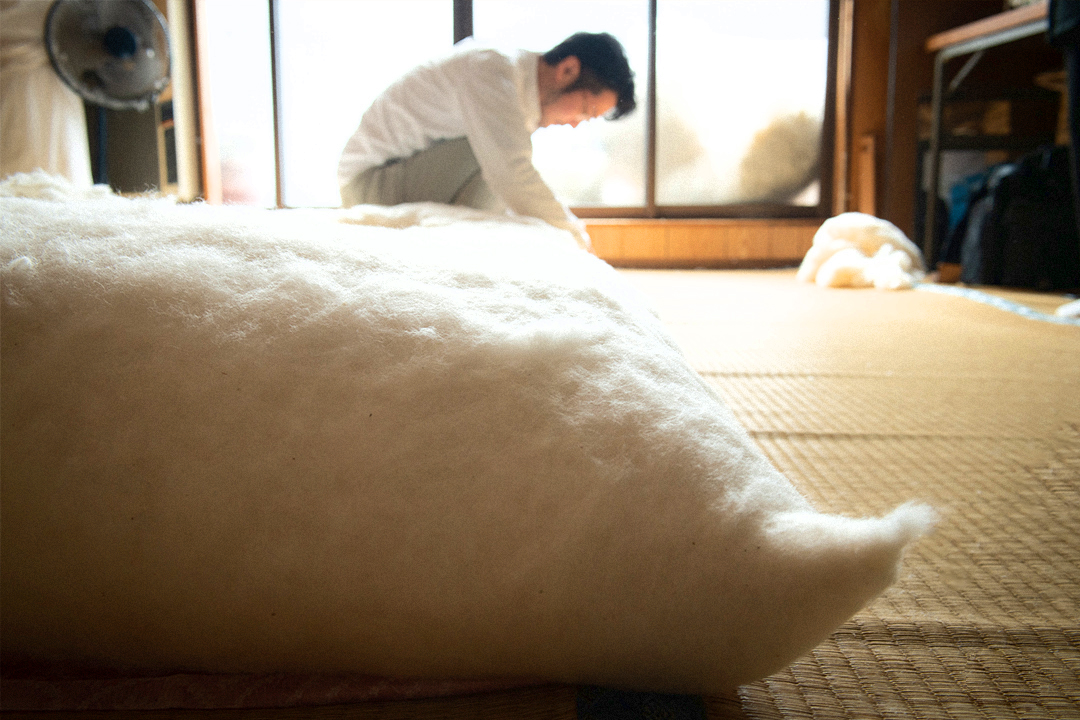 新たな可能性を見つけ出す、ふとん職人の拓也さん