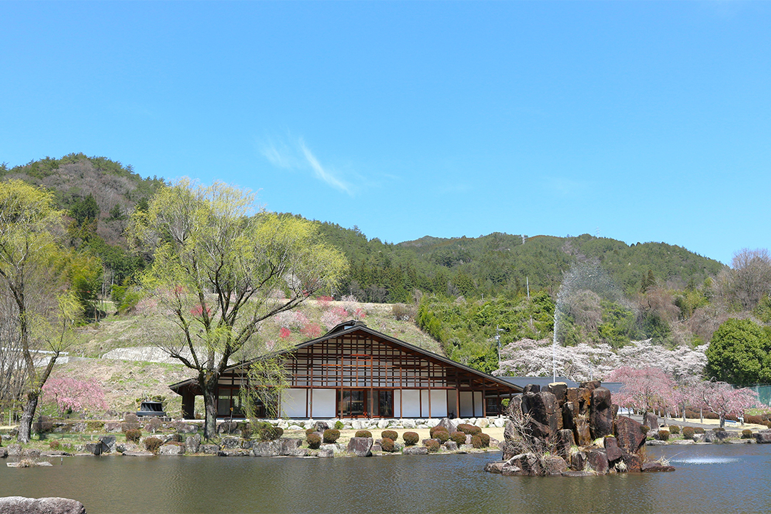 日帰りバスツアー,名古屋,長野,育樹,森,阿寺渓谷,縄文土器,色塗り,木工体験,親子
