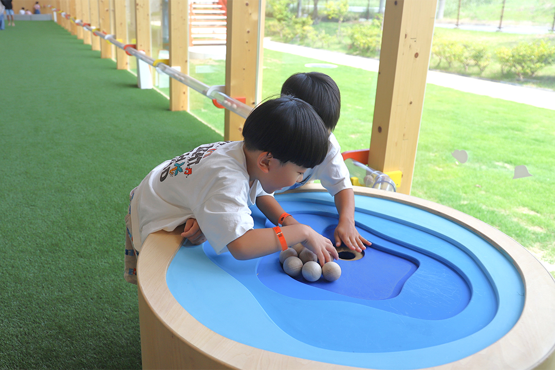 愛知健康の森公園,スタバ,あいち健康の森公園,リニューアル,室内遊び場,大府